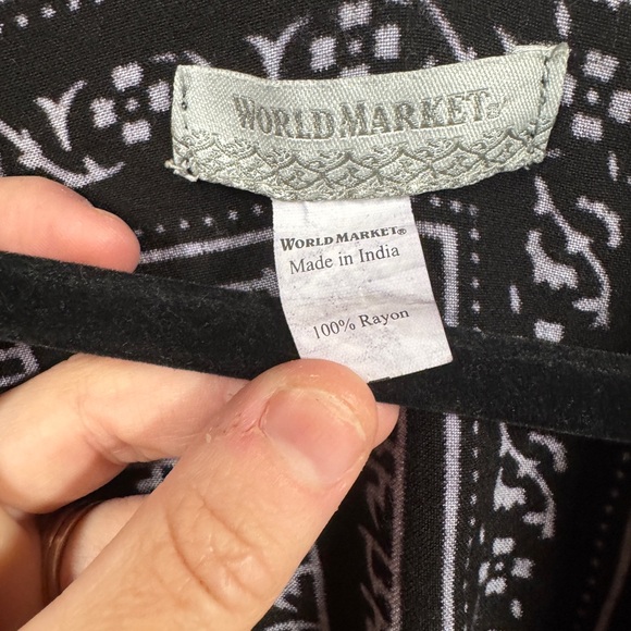 World Market Boho Indian Art Print Shawl w/ Fringe | Black & Cream | Like New - Picture 2 of 6